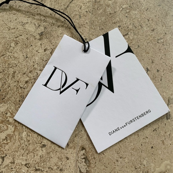 ⭐️ Diane Von Furstenberg Dress ⭐️ - Picture 8 of 8